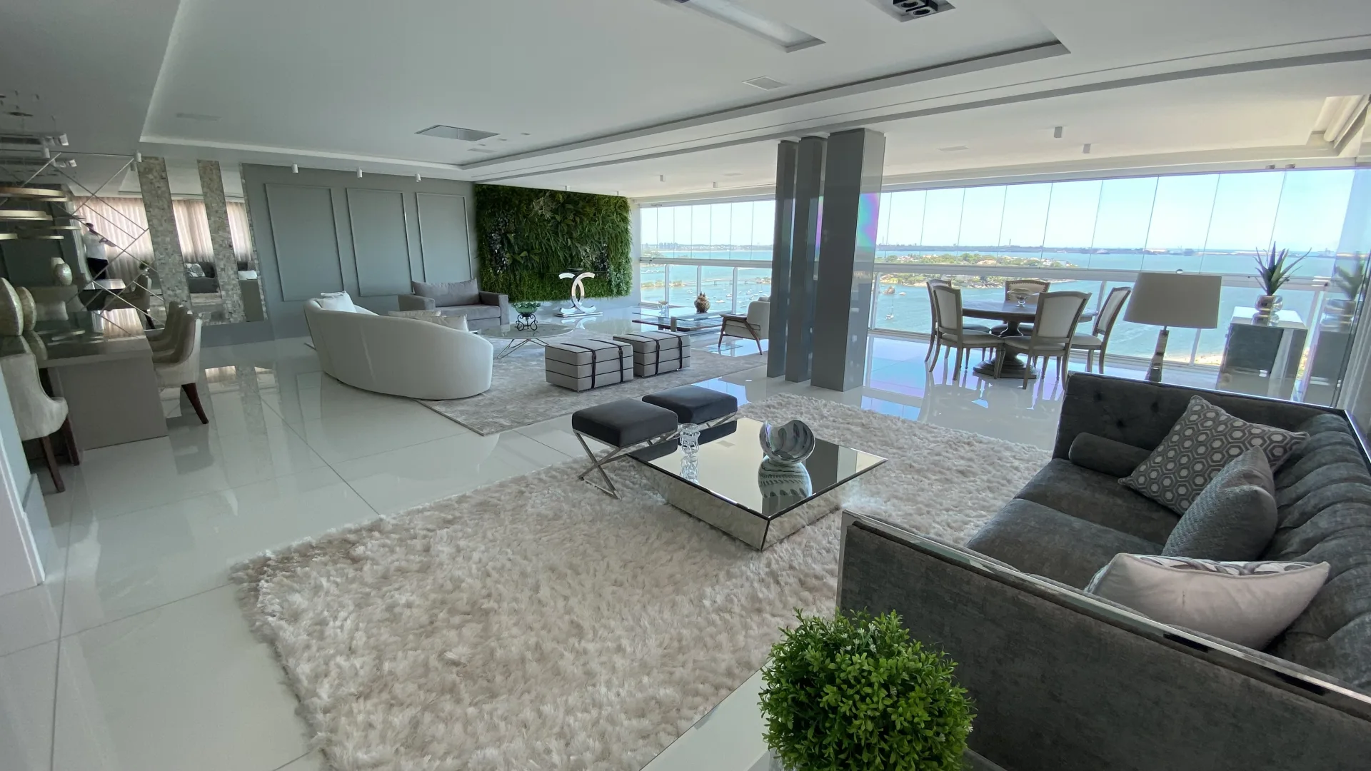 Apartamento com 5 Quartos em Enseada do Suá - Vitória ES