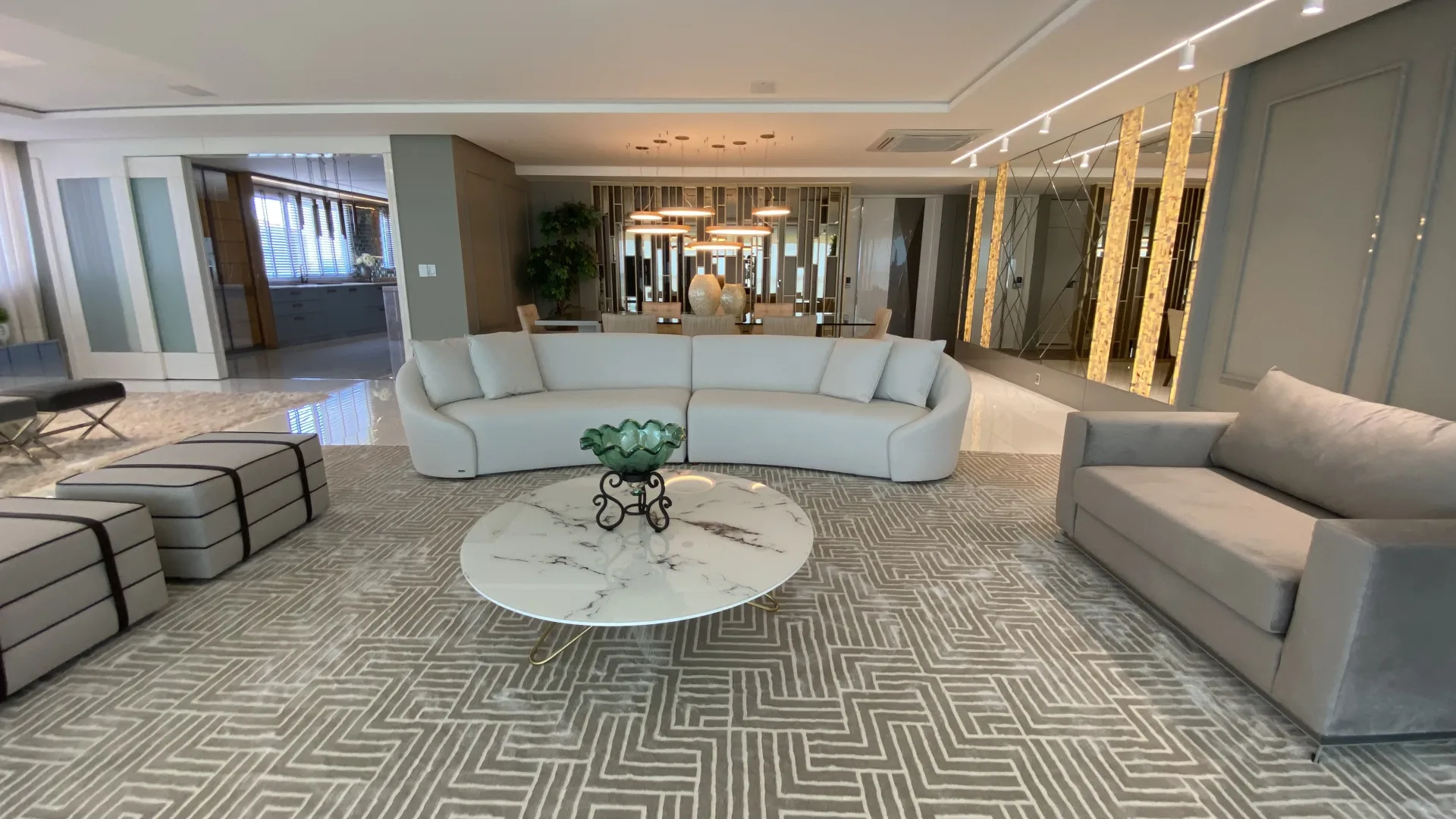 Apartamento com 5 Quartos em Enseada do Suá - Vitória ES — foto 2