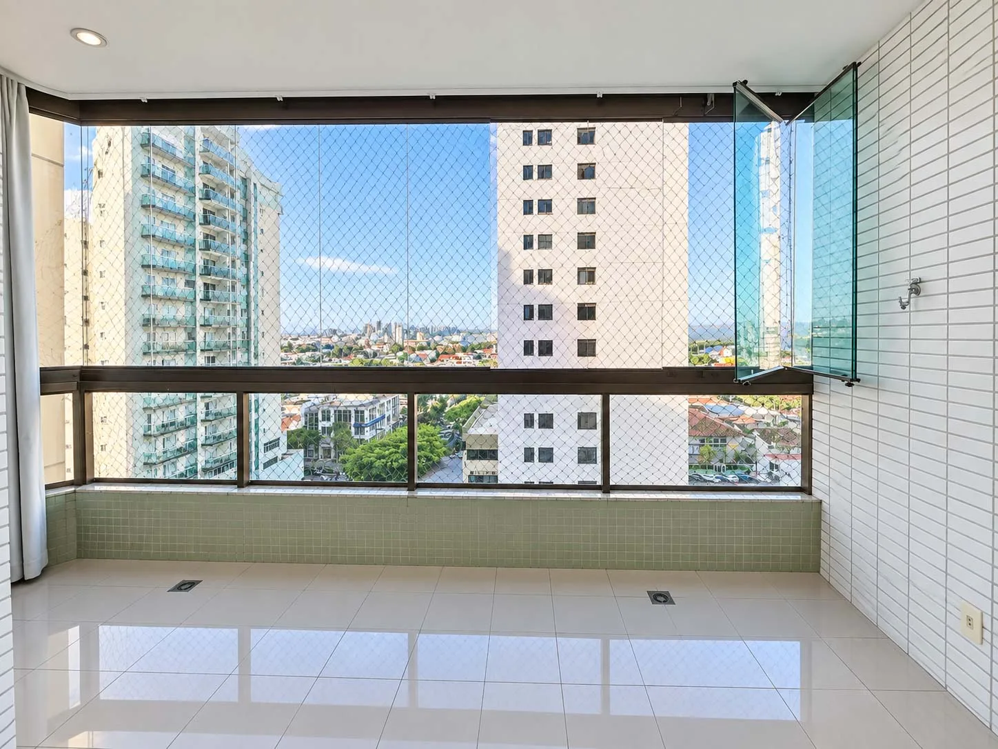 Apartamento 03 quartos em Praia do Canto - Vitória ES