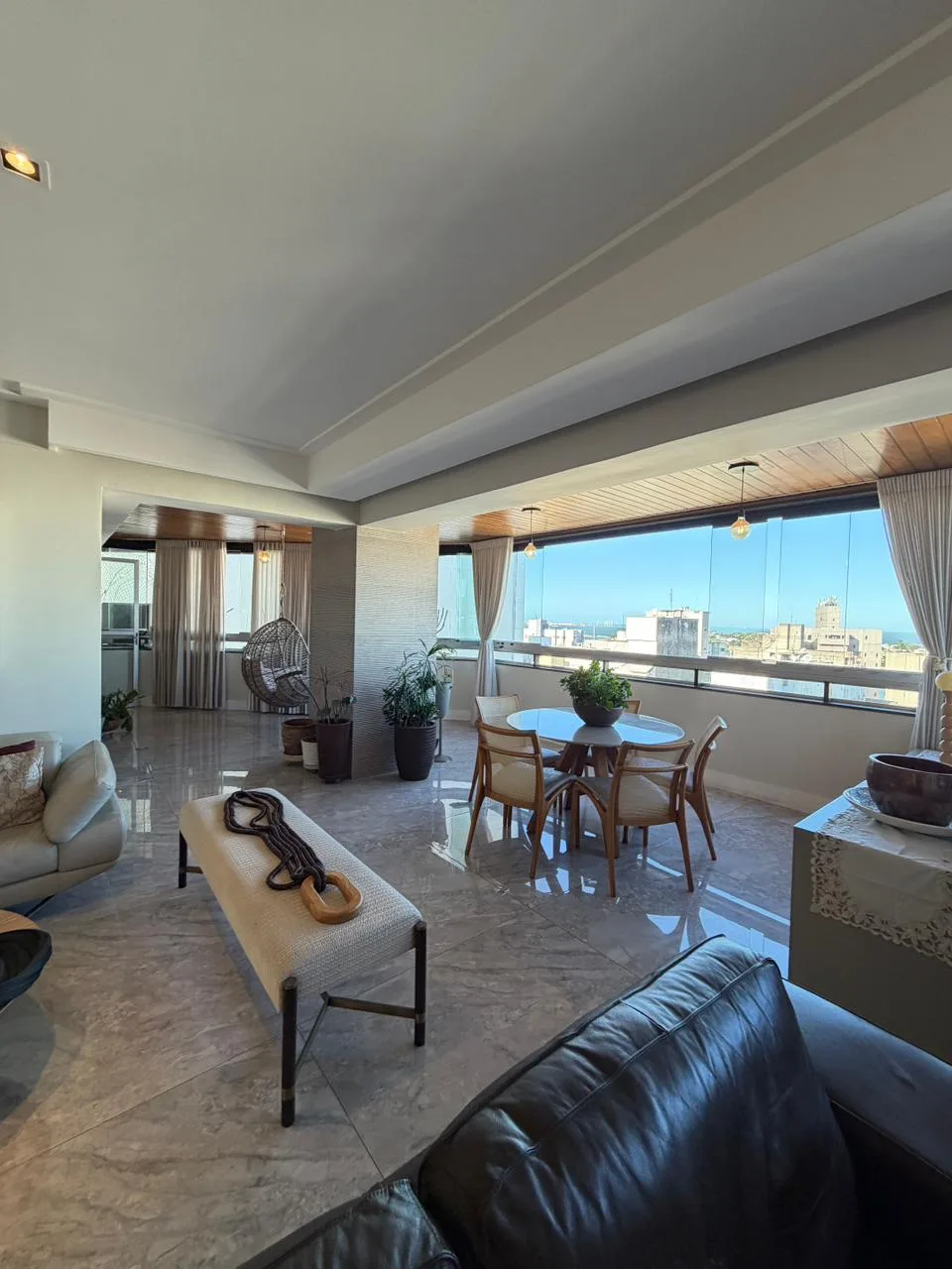Apartamento 04 Quartos em Praia do Canto